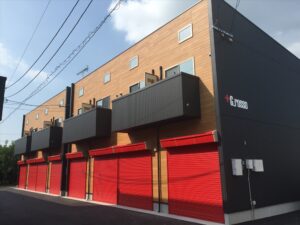 賃貸ガレージハウスの建築費は高い?坪単価の相場と高利回りを実現する秘訣をプロが解説